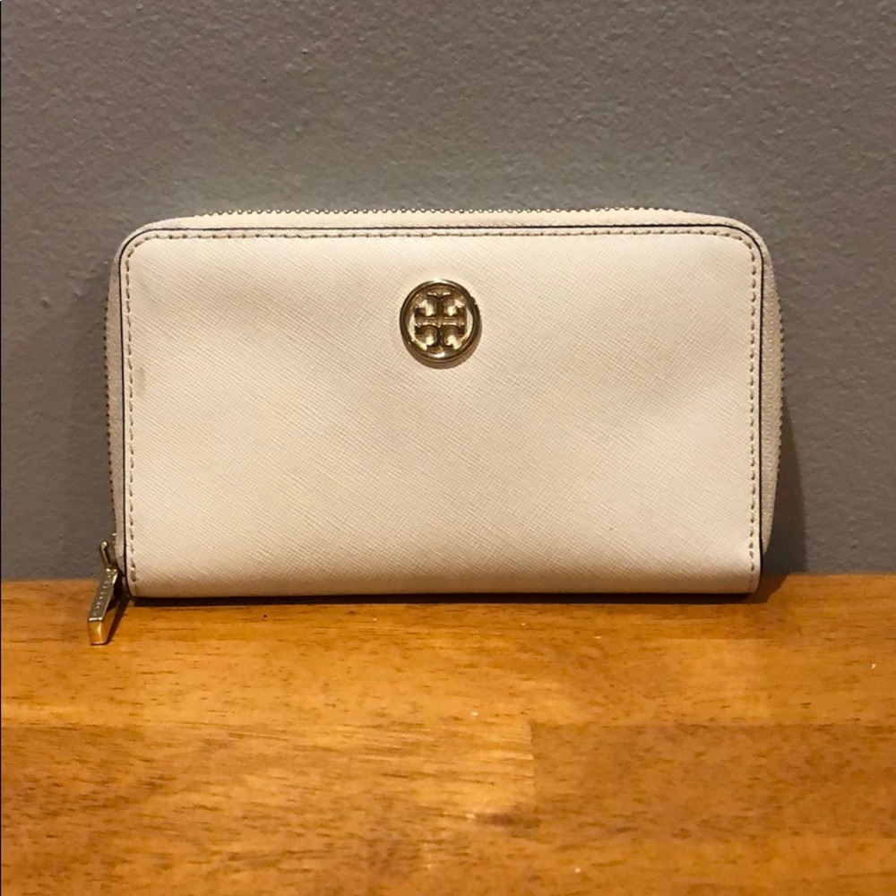 Tory Burch Robinson Wallet White